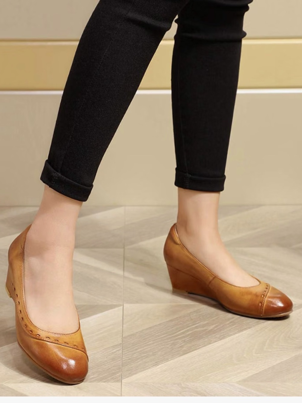 Mona Flying Shoes Wedge Heel Mid Leather Cognac Brown Round Toe Size 11 NWT